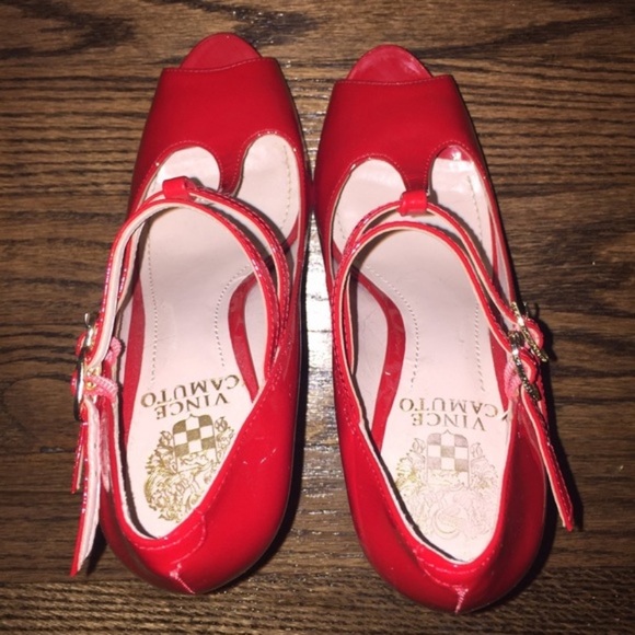 Vince Camuto 'Carlii' Patent Leather Peep Toe Pump - Picture 3 of 5